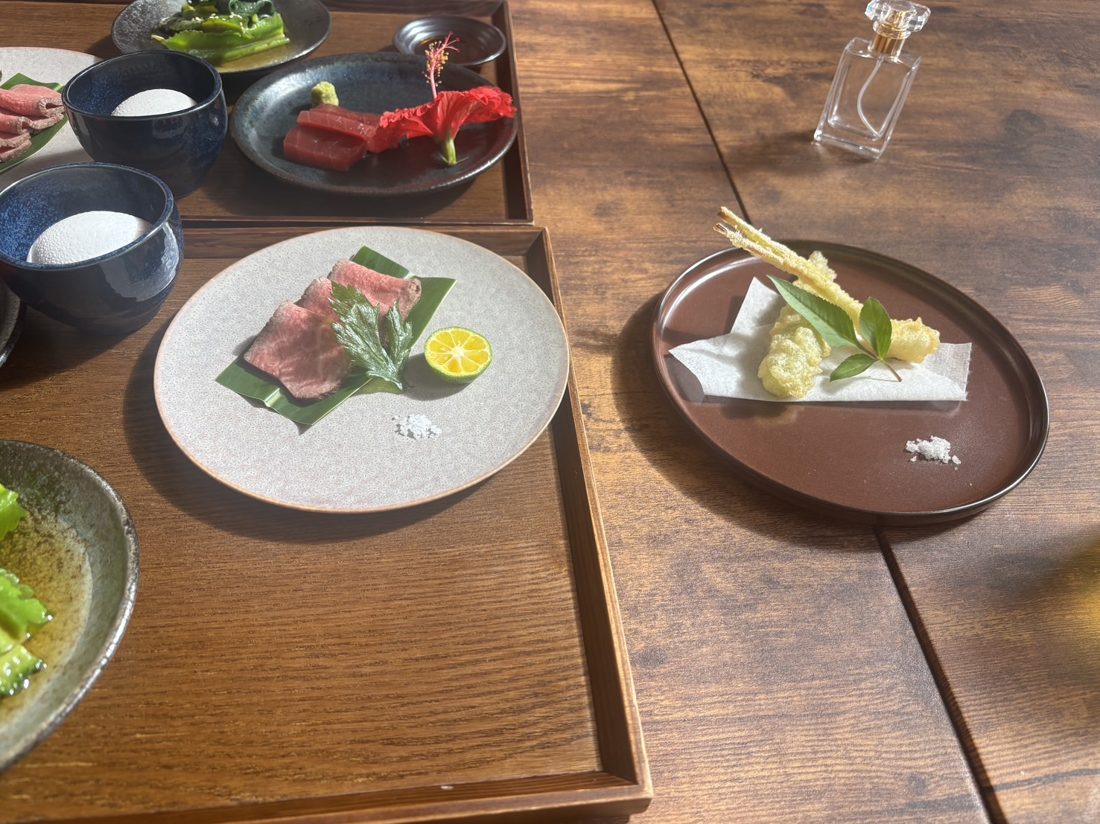 WAAP の朝食 — 島の恵みの膳